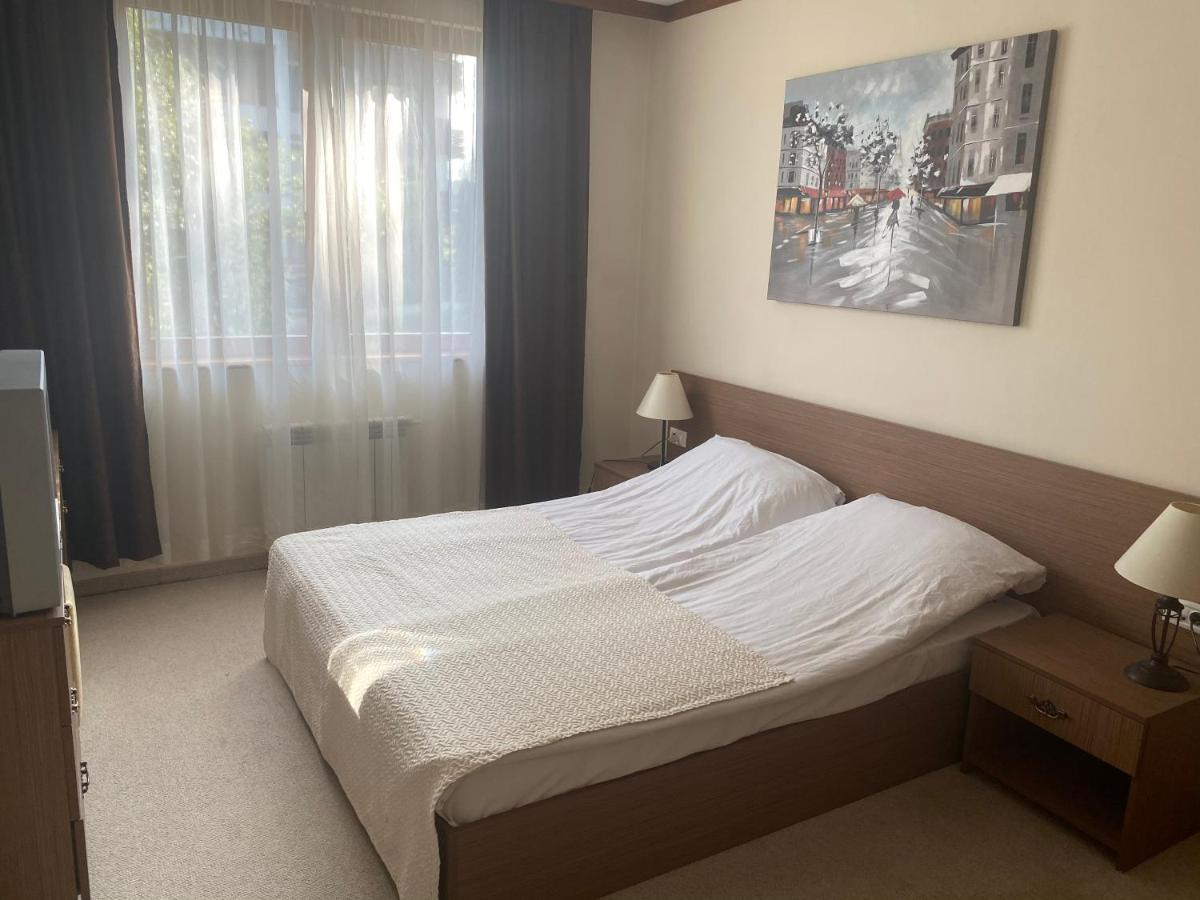 One Bedroom Apartment In Gated Complex 반스코 외부 사진