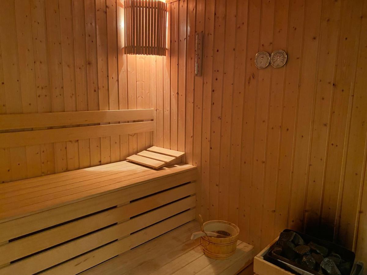 One Bedroom Apartment In Gated Complex 반스코 외부 사진