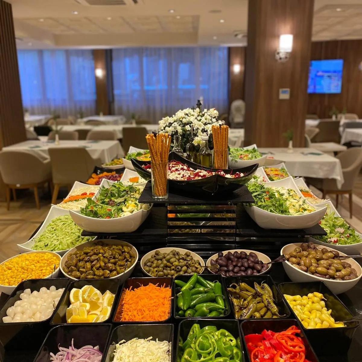 One Bedroom Apartment In Gated Complex 반스코 외부 사진