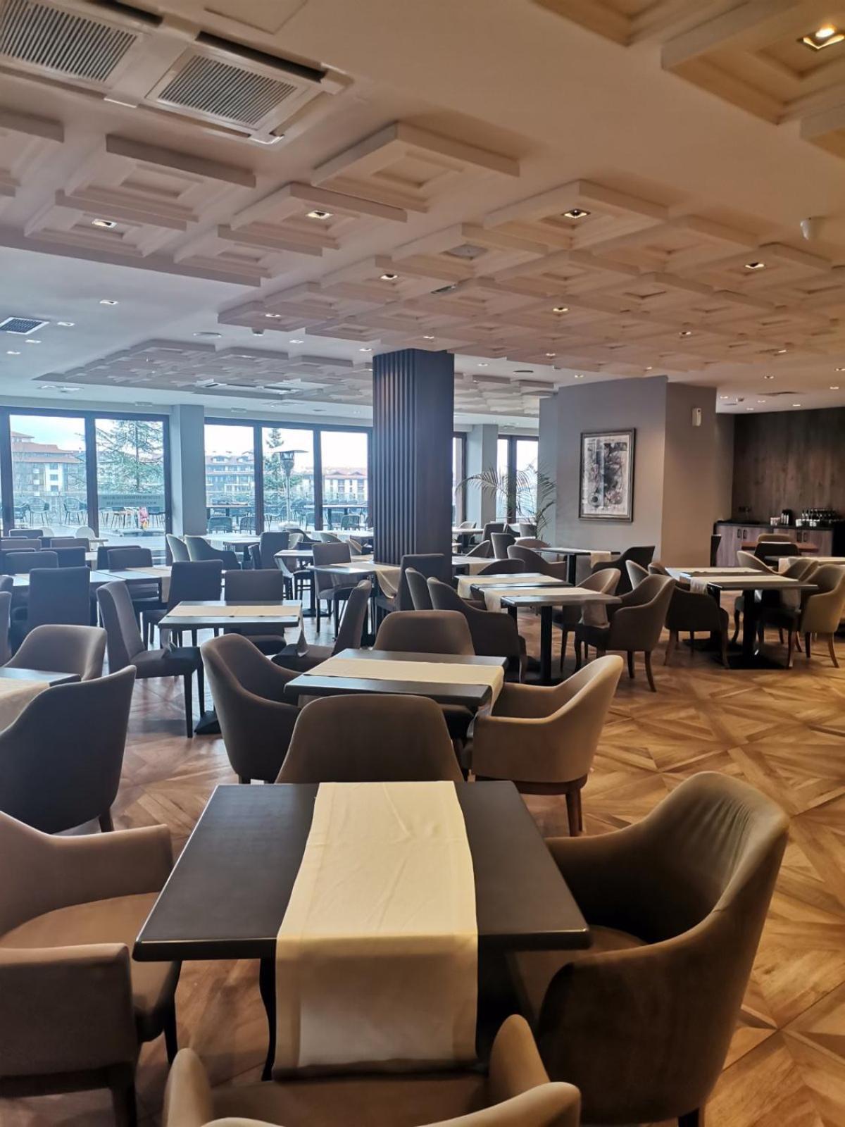 One Bedroom Apartment In Gated Complex 반스코 외부 사진