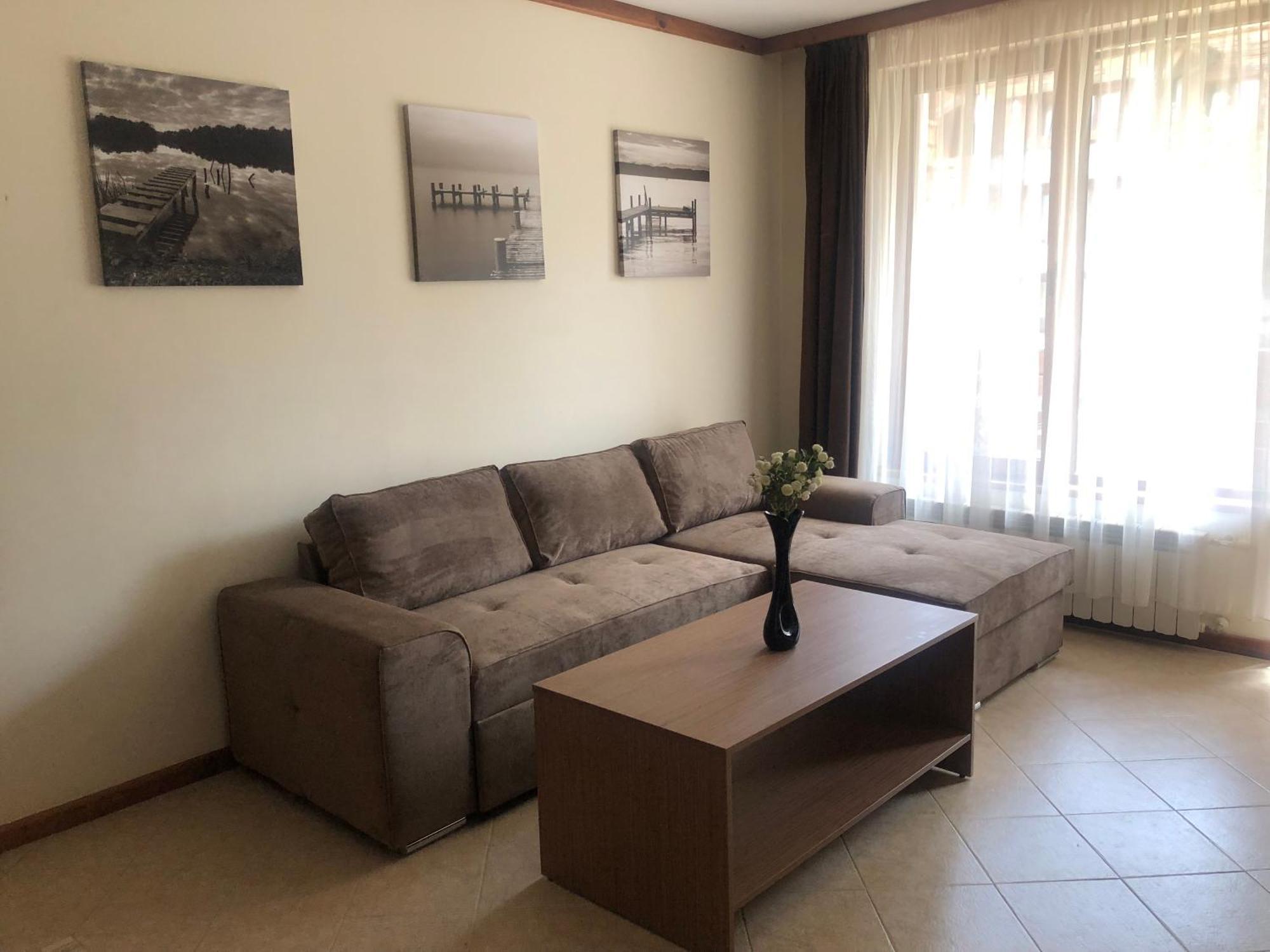 One Bedroom Apartment In Gated Complex 반스코 외부 사진
